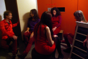 behind_015