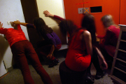 behind_017