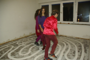 behind_022