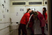 behind_031